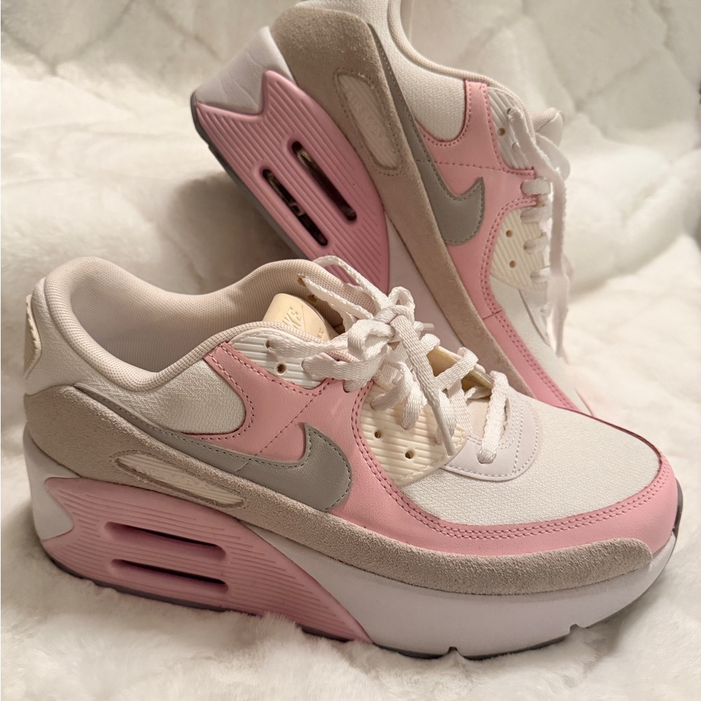 Nike Air Max 90 LV8